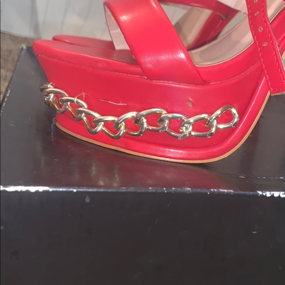 Red heels - Picture 5 of 5
